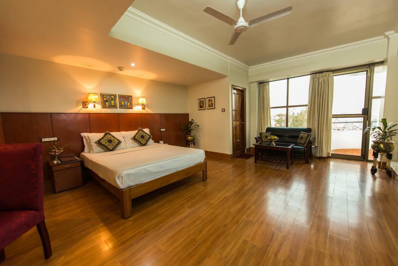 The Classic Hotel Imphal Exterior photo