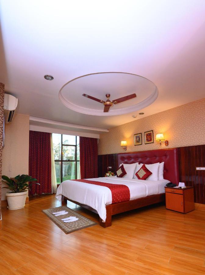The Classic Hotel Imphal Exterior photo