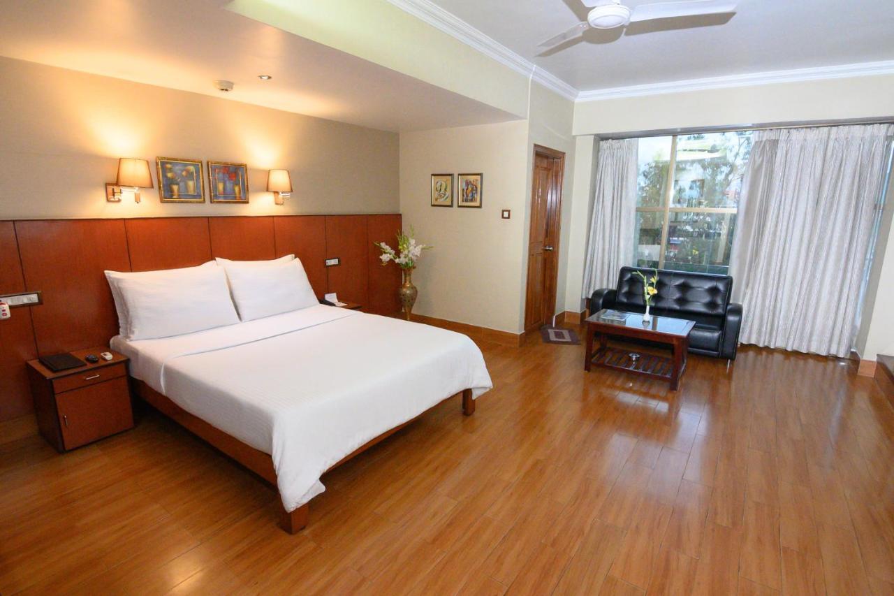 The Classic Hotel Imphal Exterior photo